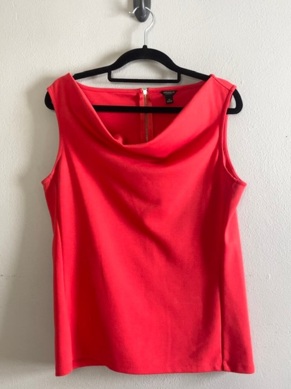 Ann Taylor Red Sleeveless Cowl Neck Blouse Career Top Medium Quiet Luxury Preppy